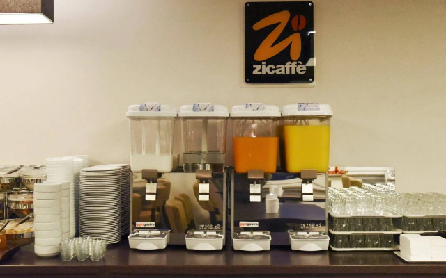 Zi Hotel & Lounge