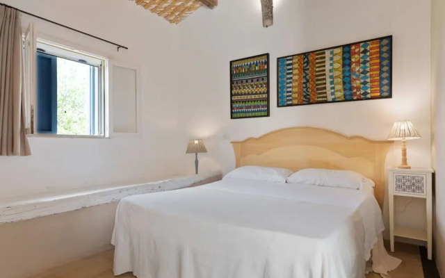 Farmhouse in Noto With Pool and Garden