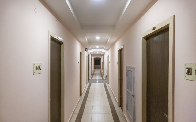 OYO 16749 Hotel Paris
