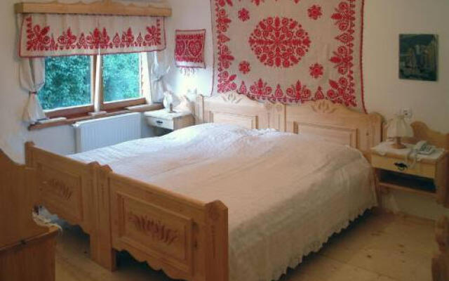 Bagolyvr Inn