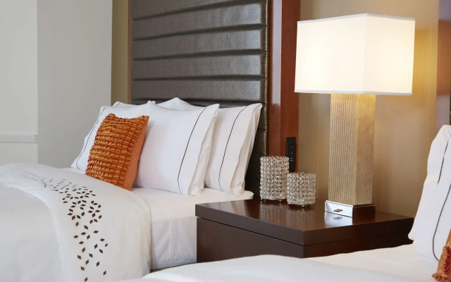 Renaissance St. Louis Airport Hotel
