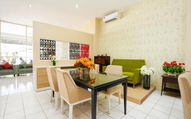 Hotel O Surabaya near Surabaya Town Square formerly Kupang Gunung Residence