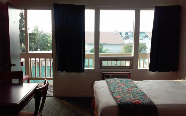 Motel Oasis