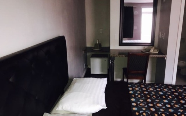Kings Row Inn