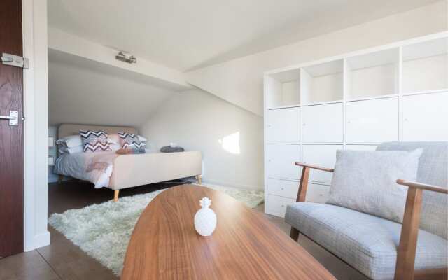 The Jericho Escape - Comfortable & Modern 4BDR in Jericho
