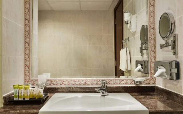 Landmark Suites Hotel
