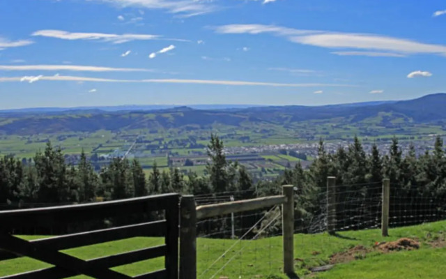 Saddle Hill Lodge
