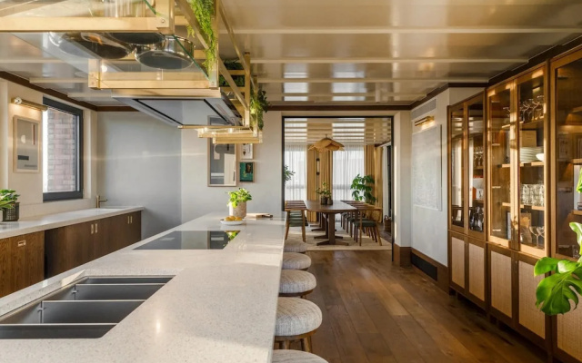 Stunning Apartment With City Views
