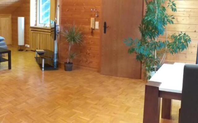 2-Zimmer DG-Apartment mit eigener Sauna