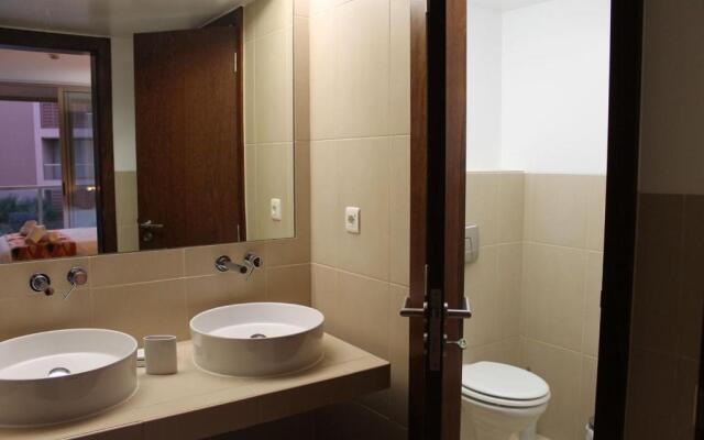 Herdade dos Salgados 2 Bedrooms T2 12A 1D is located next to the entrance of Vila das Lagoas Albu