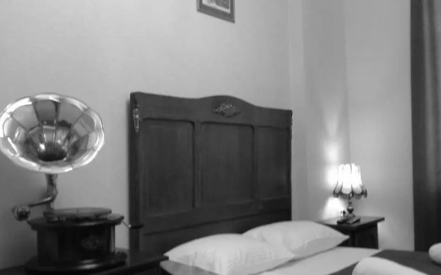 Patefon Rooms
