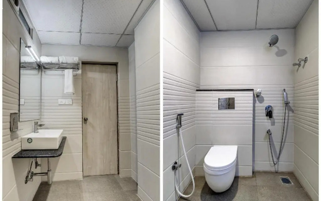 Kanaka Grand Hotel & Spa by OYO Rooms