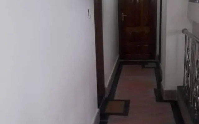 Red Pine Guest House (Indians Only)