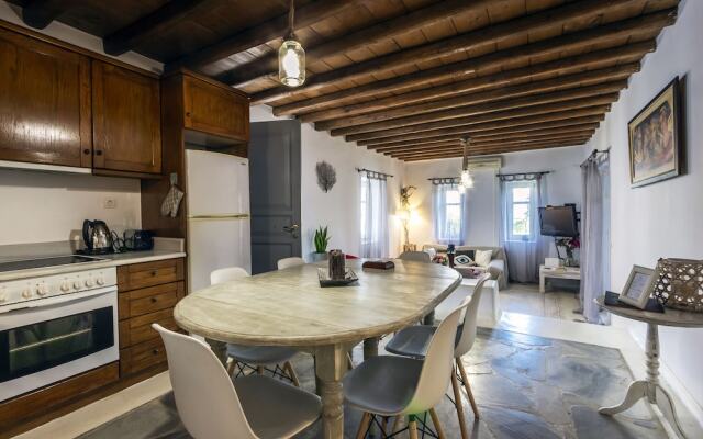 Ornos Suites
