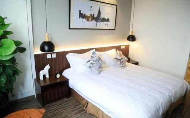 Yue Rong Ting Jingan Service Hotel