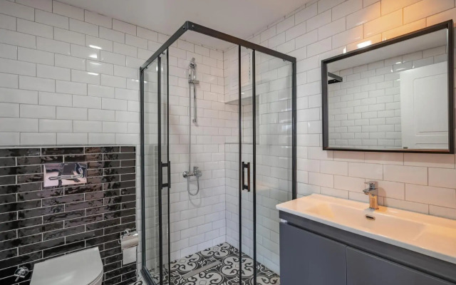 Eluxio Suite Hotel