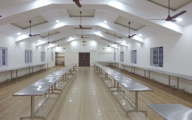 Hotel Aadhi