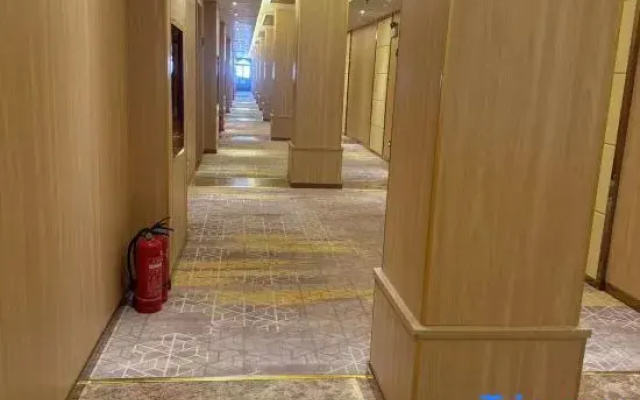 Ruisi Hotel (Ulanqab Tianheng Plaza)