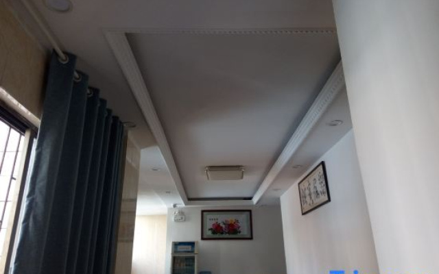 Xiangqun Hotel (Guangzhou Shiergong)