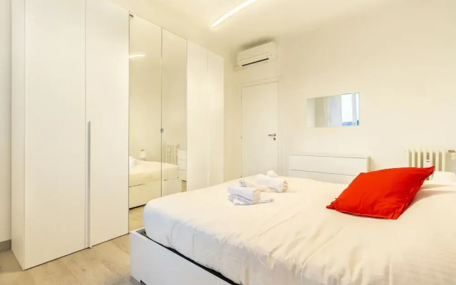 Bright 1 Bedroom near MM1