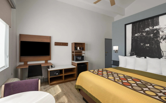 Super 8 by Wyndham Fort Bragg