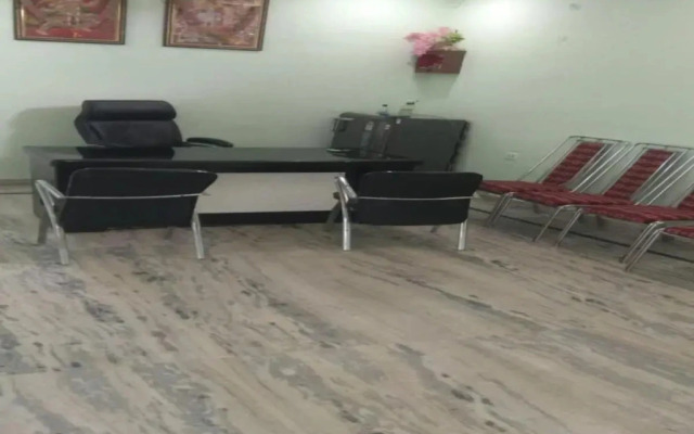 Chauhan Palace by OYO Rooms