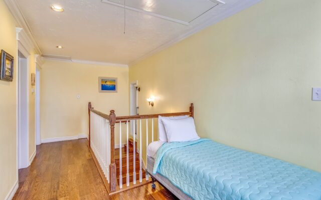 The Turquoise Turtle 4 Bedroom Home