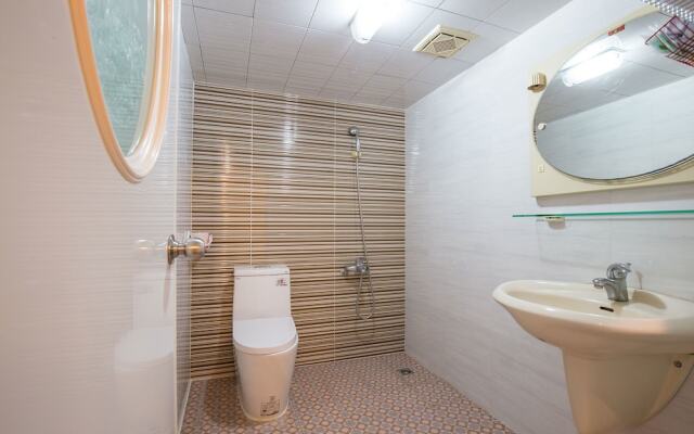 Holly House Homestay