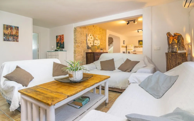 Cas Ciutada in Inca With 2 Bedrooms and 1 Bathrooms