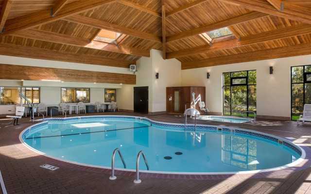 Comfort Inn & Suites Branson Meadows