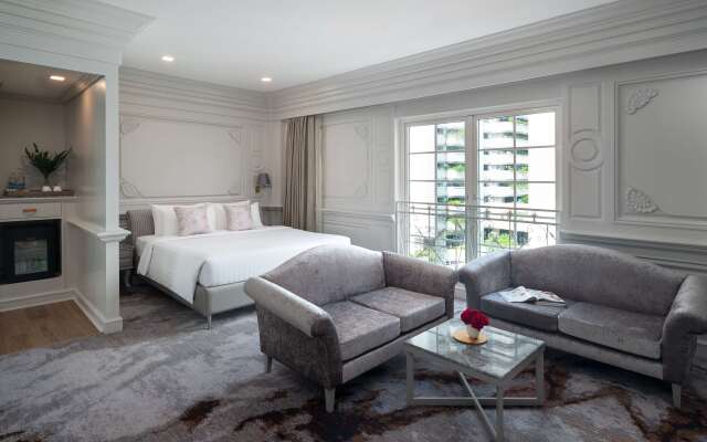 Kingston Suites 