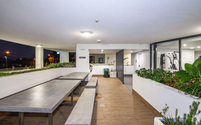 Hedge Apartments by CLLIX