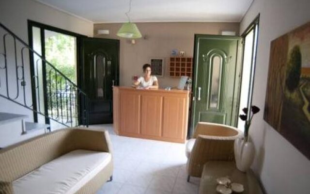 George House Apartments & Villa