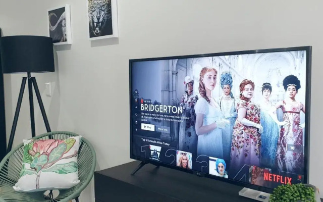 Secure, Self-catering Studio in Sunninghill, Sandton