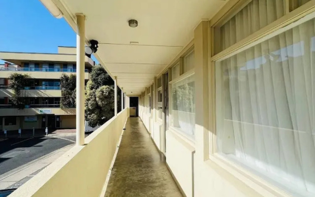 Unwind Glenelg Studio Apartment no 31