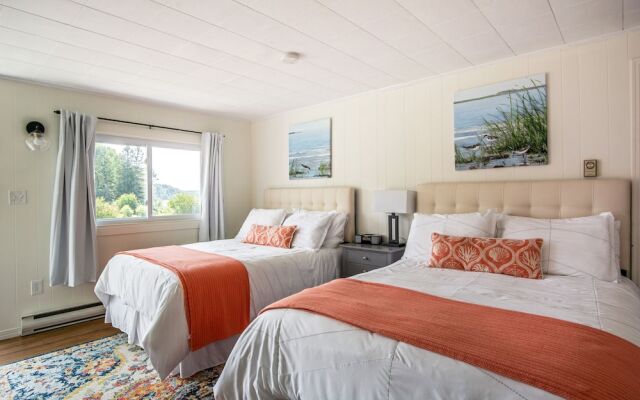Friars Bay Inn & Cottages
