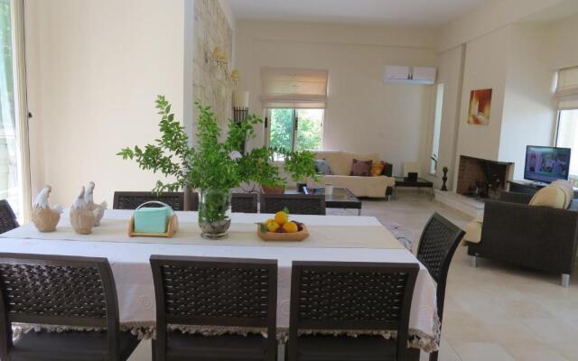 Villa Koumneni