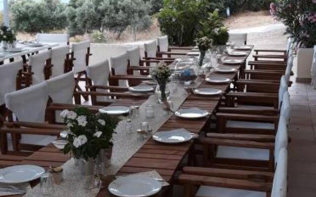 Skoutari Beach Hotel