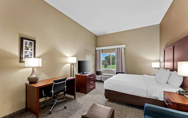 Comfort Inn & Suites Tuscumbia - Muscle Shoals