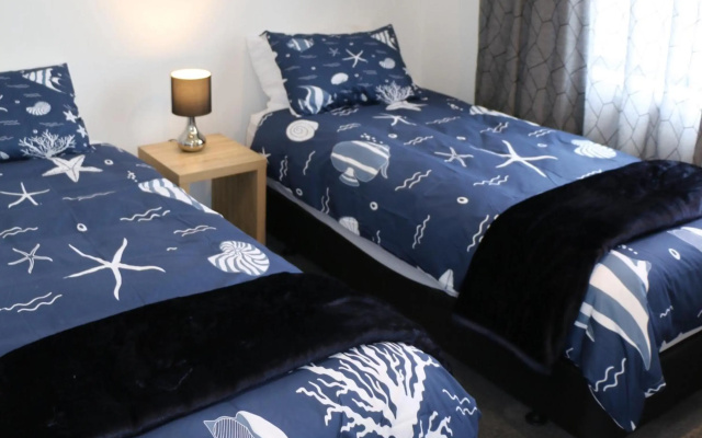 Sun and Sea Sanctuary - Whitianga Holiday Home – Guest Rooms – Whitianga