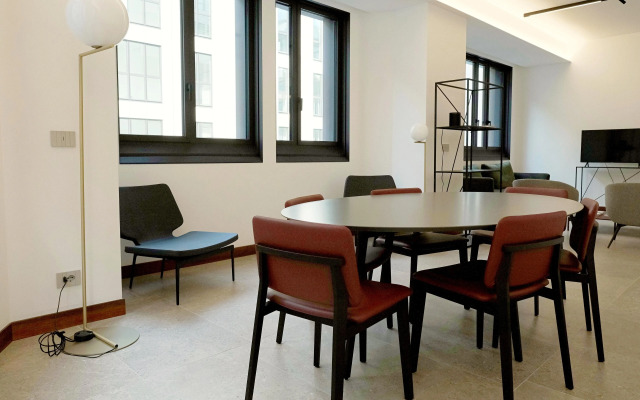 San Babila Modern Apartment