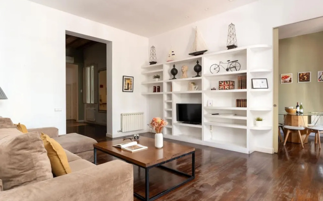 Apartamento de Tres Habitaciones con Terraza 11B