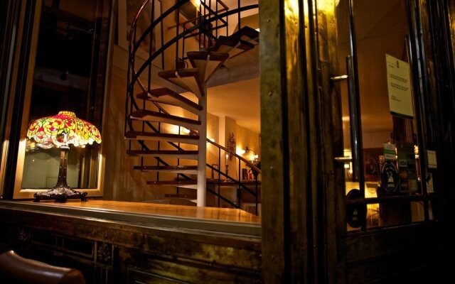 Rembrandt Hotel