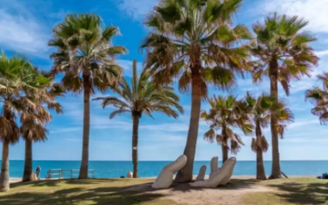 Sea View Apartment Near The Beach
