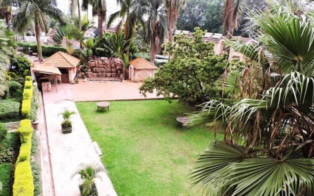 Mosa Court Suites