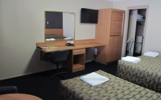 Sun Palms Motel