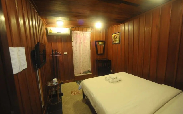 Chitlatda2 Guesthouse