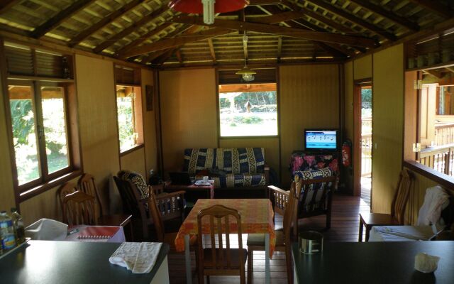 Vaianae Lodge