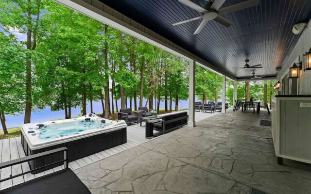 Grand Bay W/hot Tub, 440' Shoreline & Optional Boat Rental