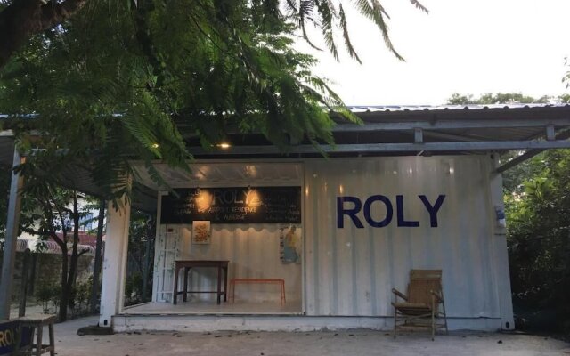 Roly Airport Residence